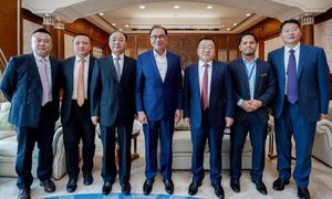 安华昨接见中国大使，马中矢巩固现有良好关系