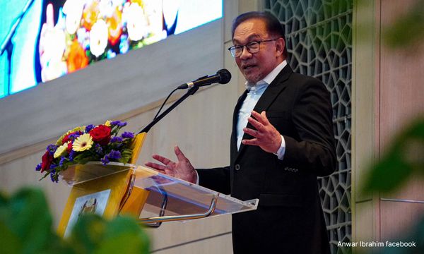 安华提醒哈迪小心说话，“不满规定可求见统治者”