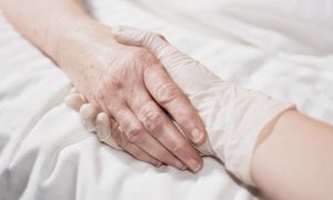 允许安乐死，是一种仁慈
