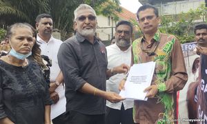 Keluarga tahanan Sosma hantar memo ke PM