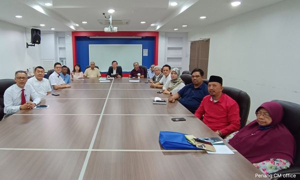 Penang DAP wavers on 'no dissolution' stand