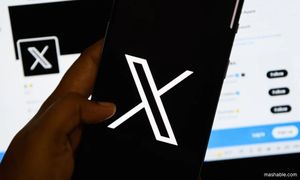 X声称接到政府投诉，要用户撤“法米蠢货”帖