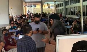 Students boo as UiTM halts Fahmi Reza's Kelas Demokrasi midway