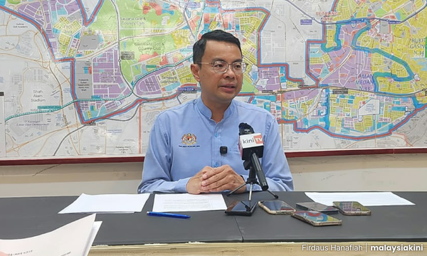 Lee quits as Petaling Jaya MP, cites governance concerns