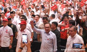 Loke puji Anwar 'berani' tangani isu UEC