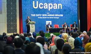 Jangan terlalu angkuh hingga bukan Islam tak boleh diraikan - Anwar