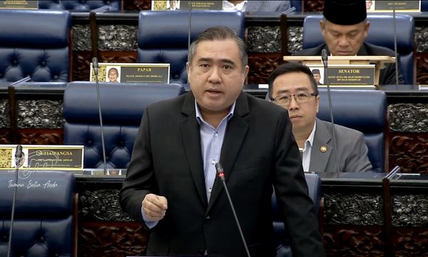 Carro借出卅车供灾民代步，陈志远捐每户三千元